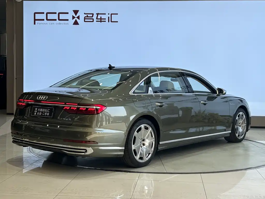 Audi A8 2024