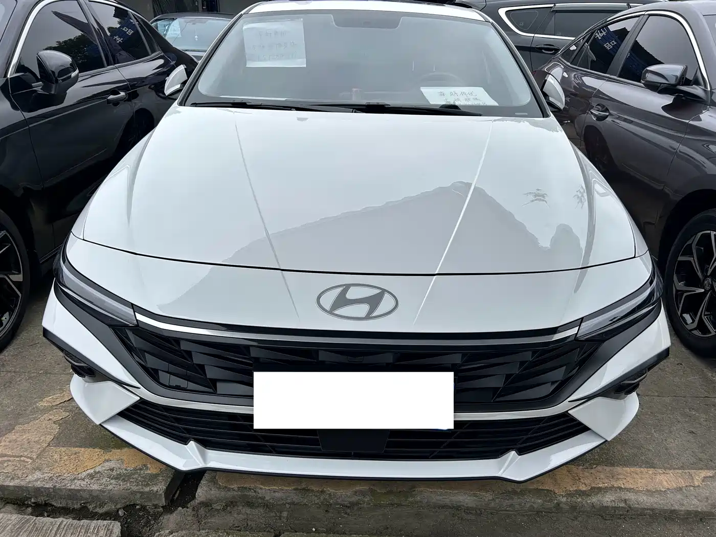 Hyundai Elantra 2023