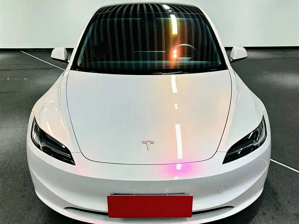 Tesla Model 3 2024