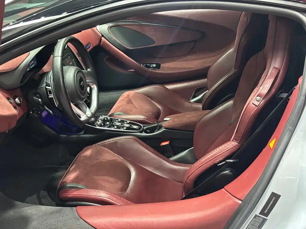 McLaren GT 2022