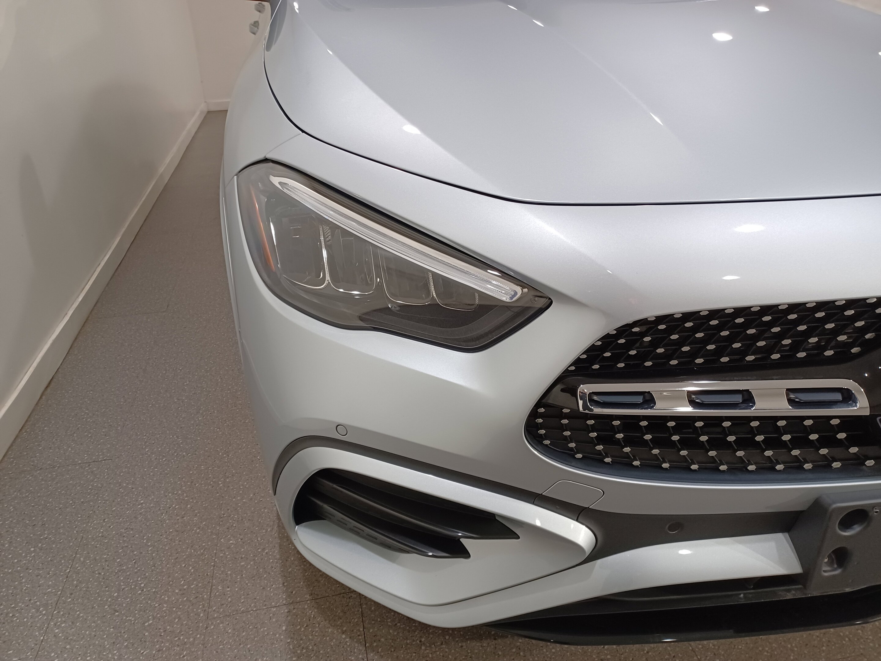 Mercedes-Benz GLA 2024