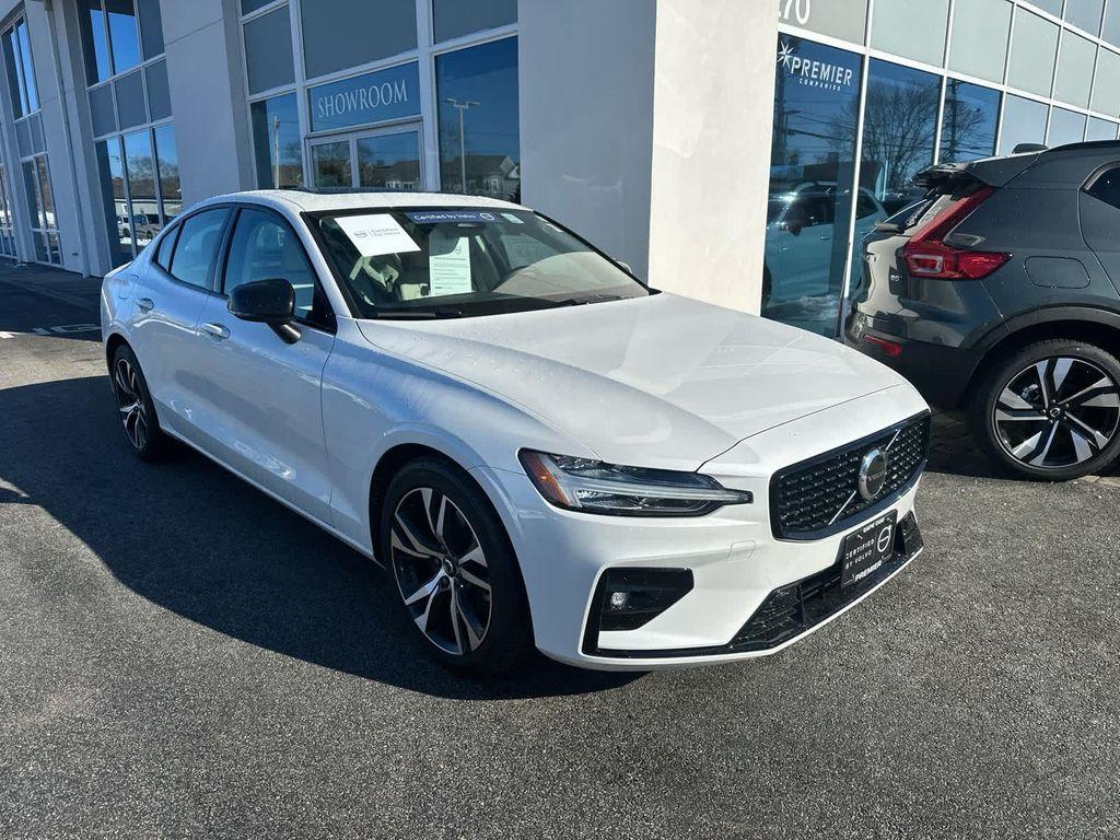 Volvo S60 2025