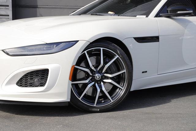 Jaguar F-Type 2024