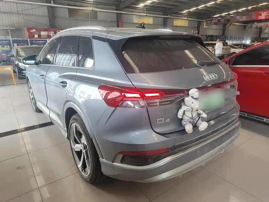 Audi Q4 e-tron 2024