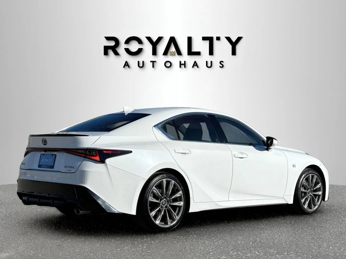 Lexus IS 2021