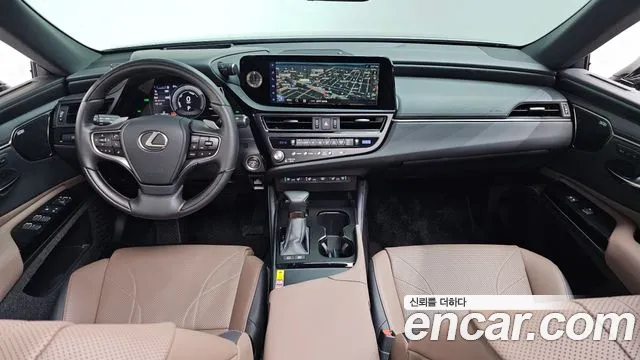 Lexus ES 2024