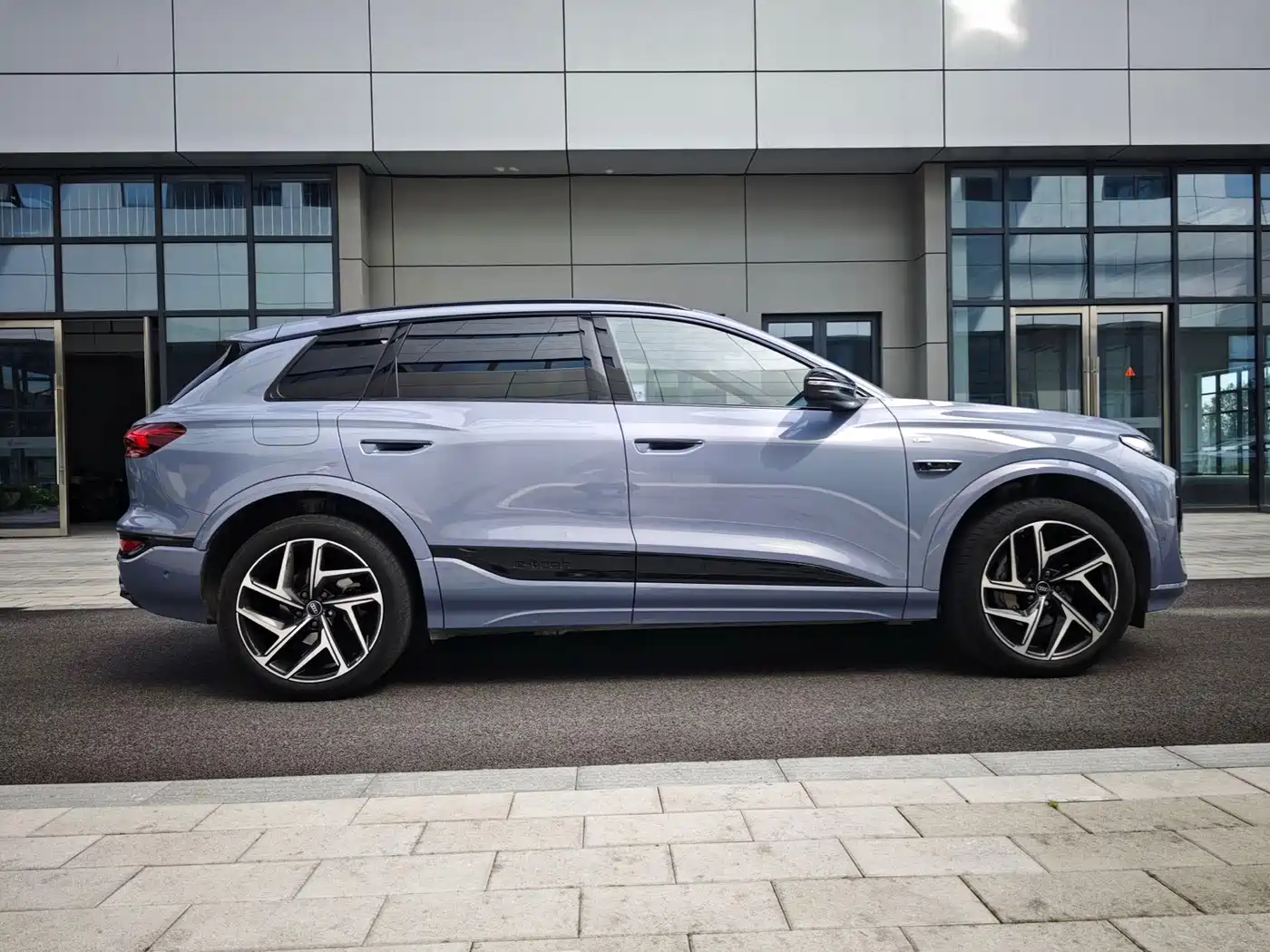 Audi e-tron 2025