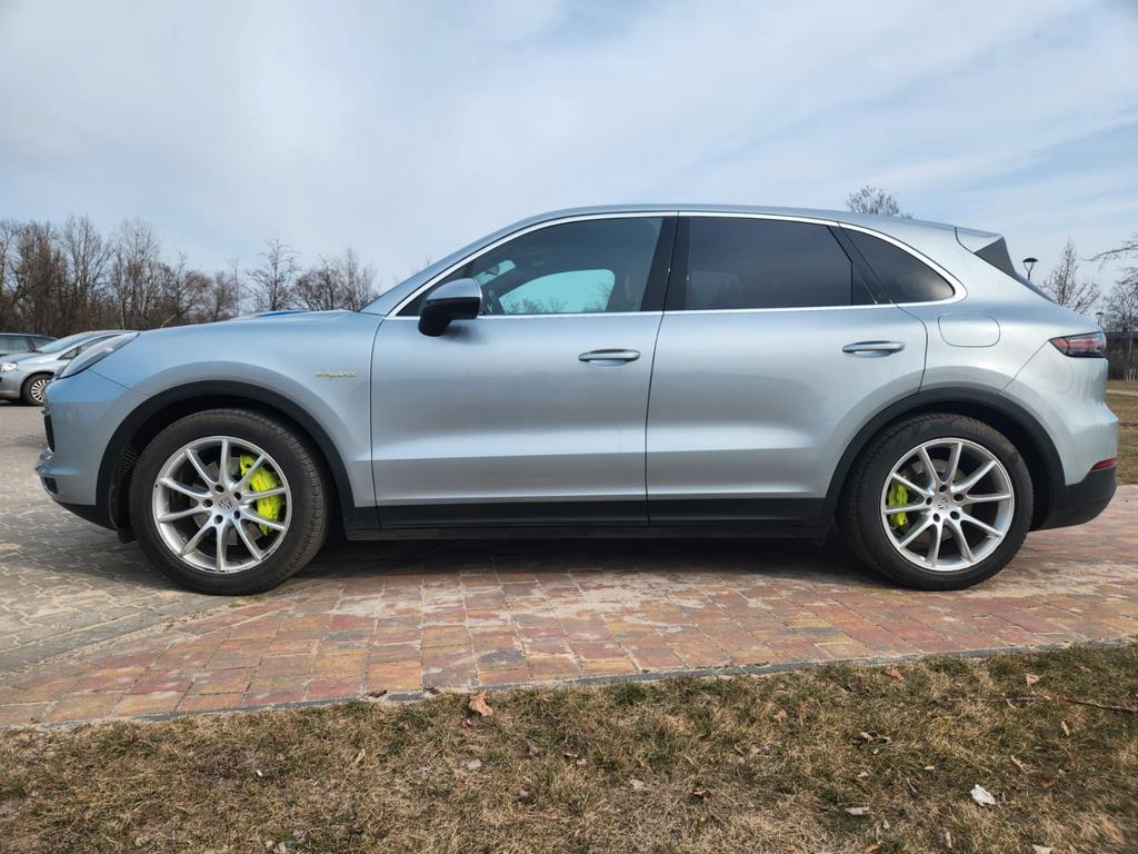 Porsche Cayenne 2021