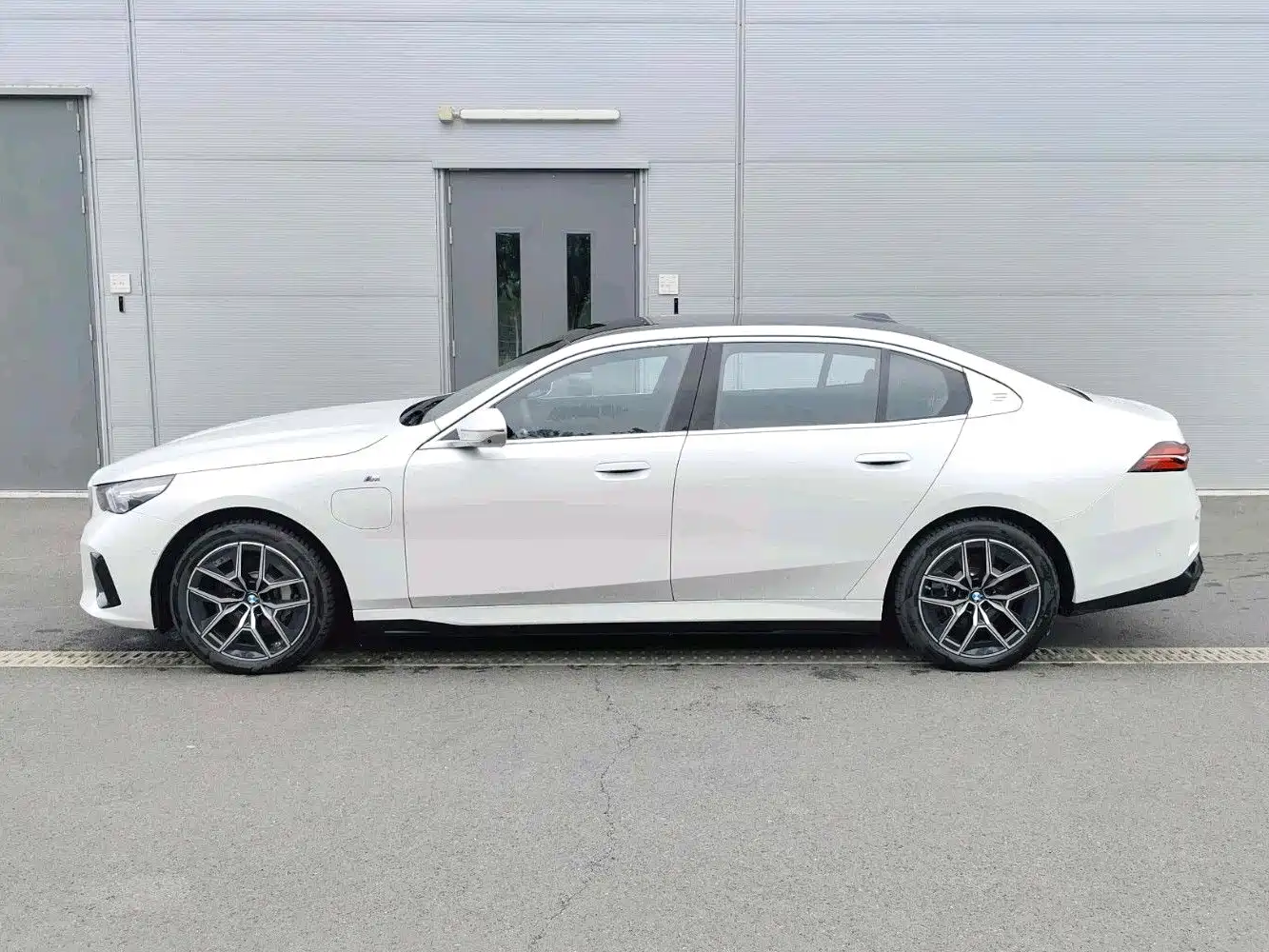 BMW i5 2025