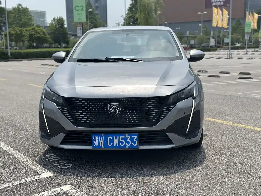 Peugeot 408 2022