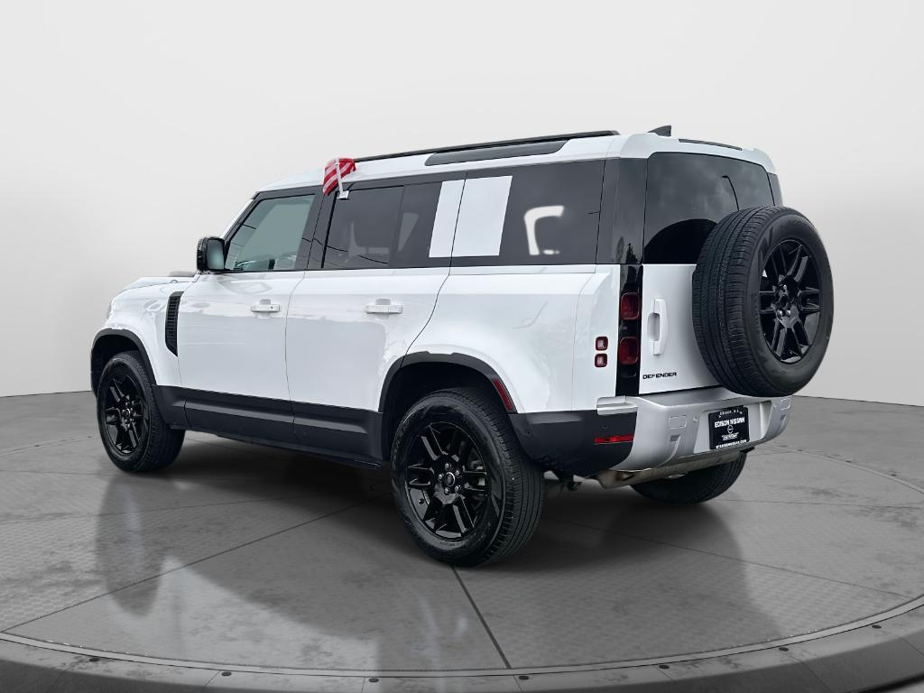 Land Rover Defender 2025