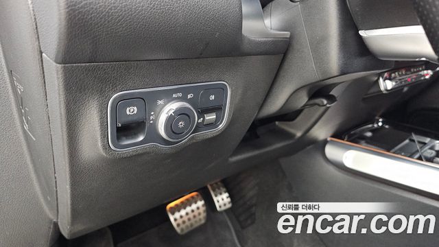 Mercedes-Benz GLB 2021
