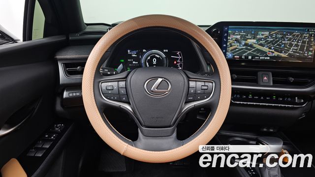 Lexus UX 2024