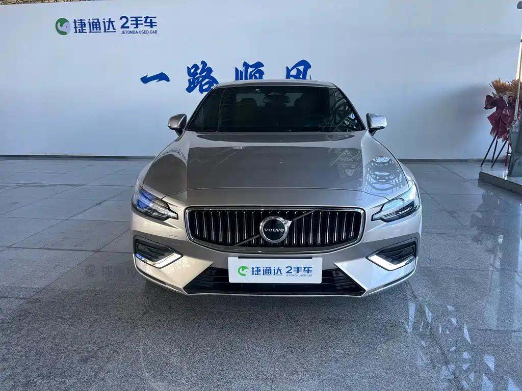 Volvo S60 2024