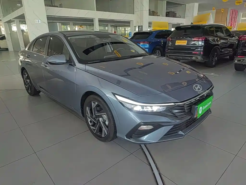 Hyundai Elantra 2024