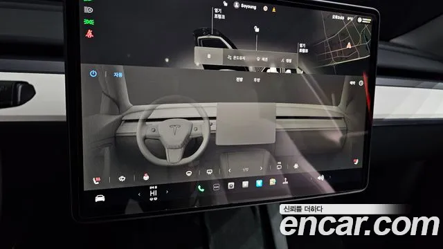 Tesla Model Y 2024