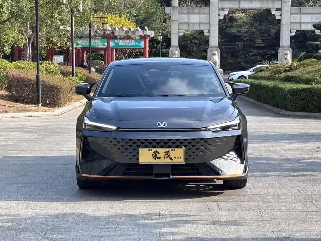 Changan UNI-V 2024