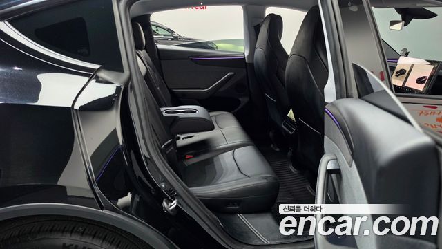 Tesla Model Y 2025
