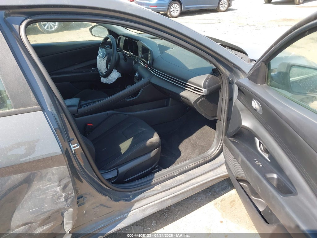 Hyundai Elantra 2023
