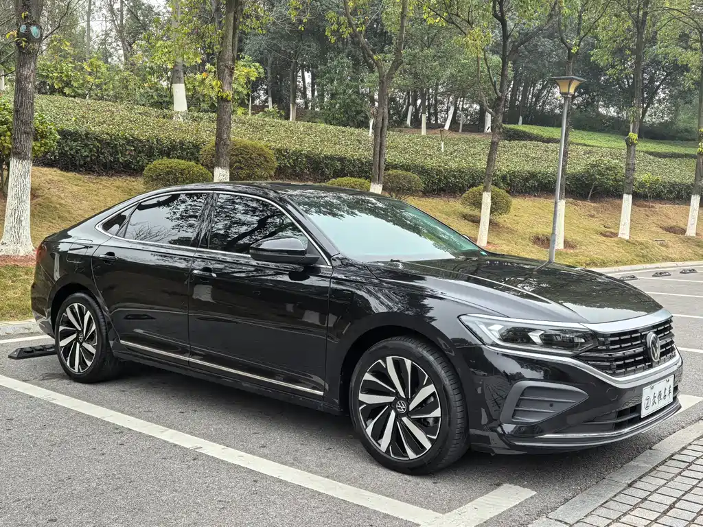 Volkswagen Passat 2024