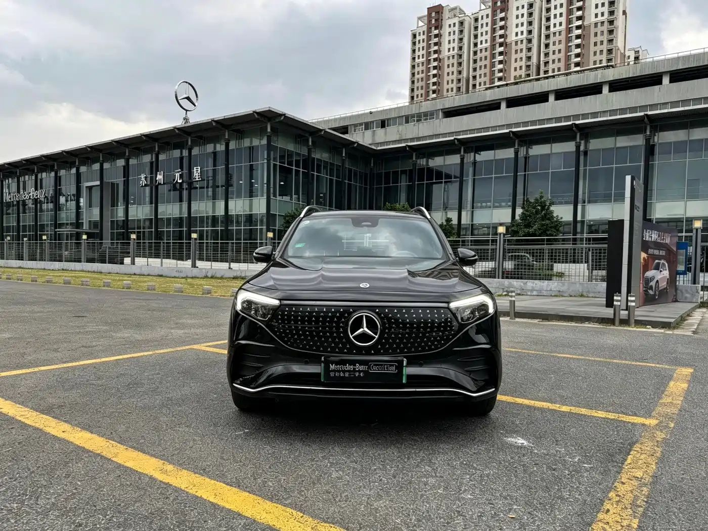 Mercedes-Benz EQB 2024