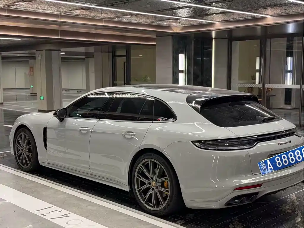 Porsche Panamera 2023