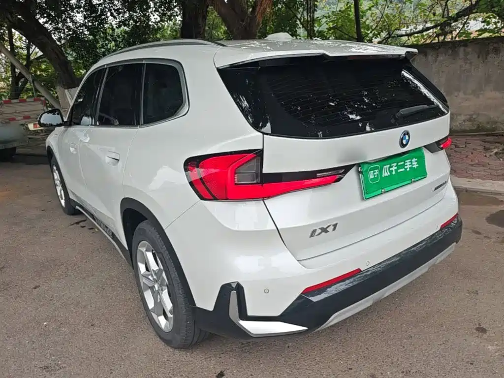 BMW iX1 2024