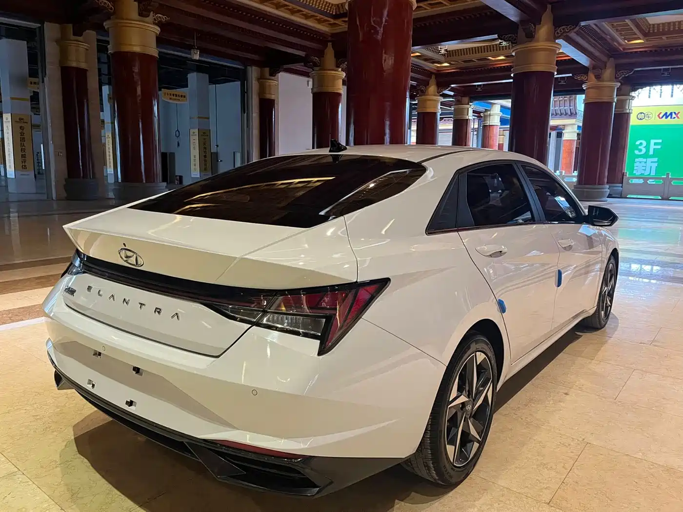 Hyundai Elantra 2023