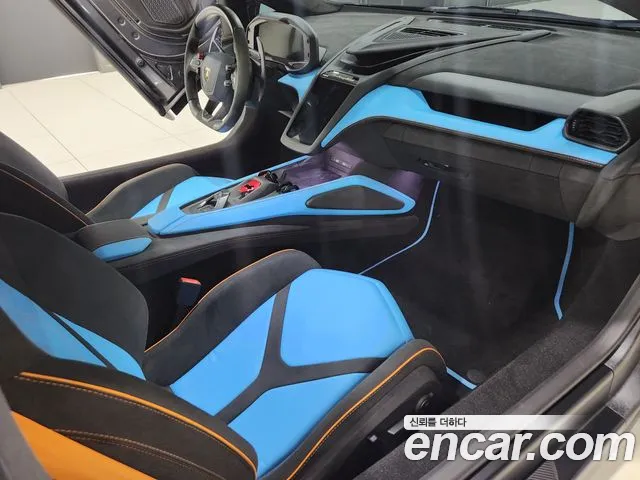 Lamborghini Revuelto 2025
