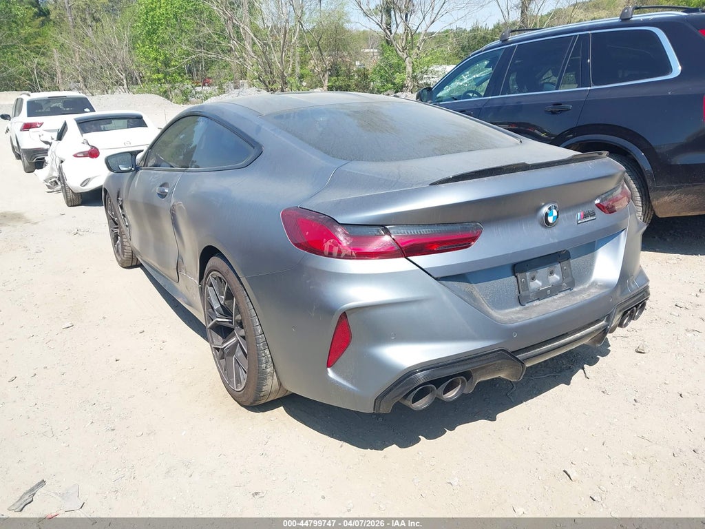 BMW M8 2022