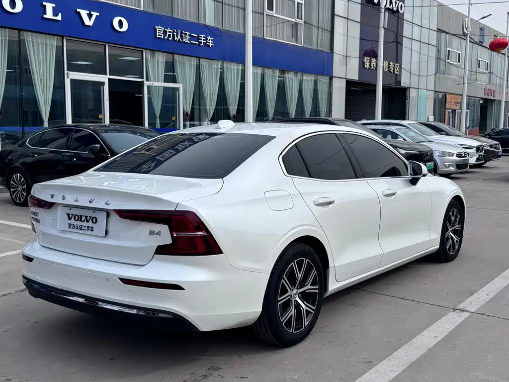 Volvo S60 2023