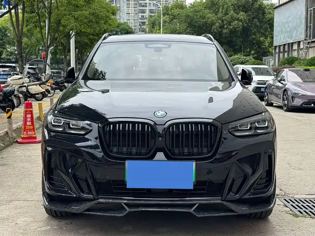 BMW iX3 2023