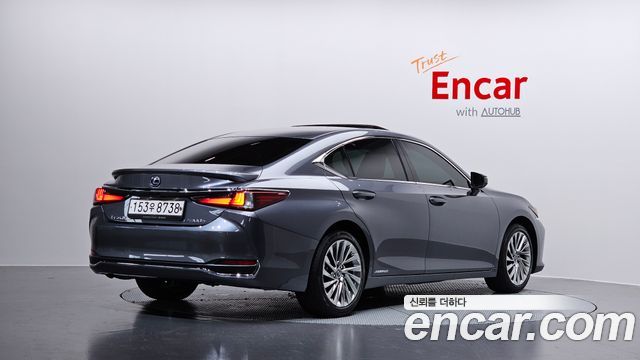 Lexus ES 2021