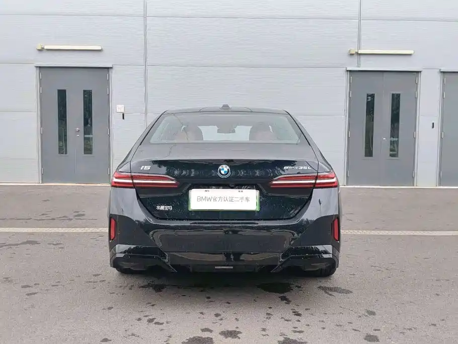 BMW i5 2026