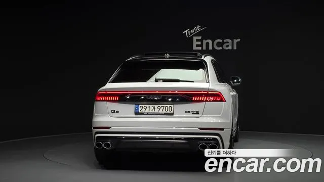 Audi Q8 2021