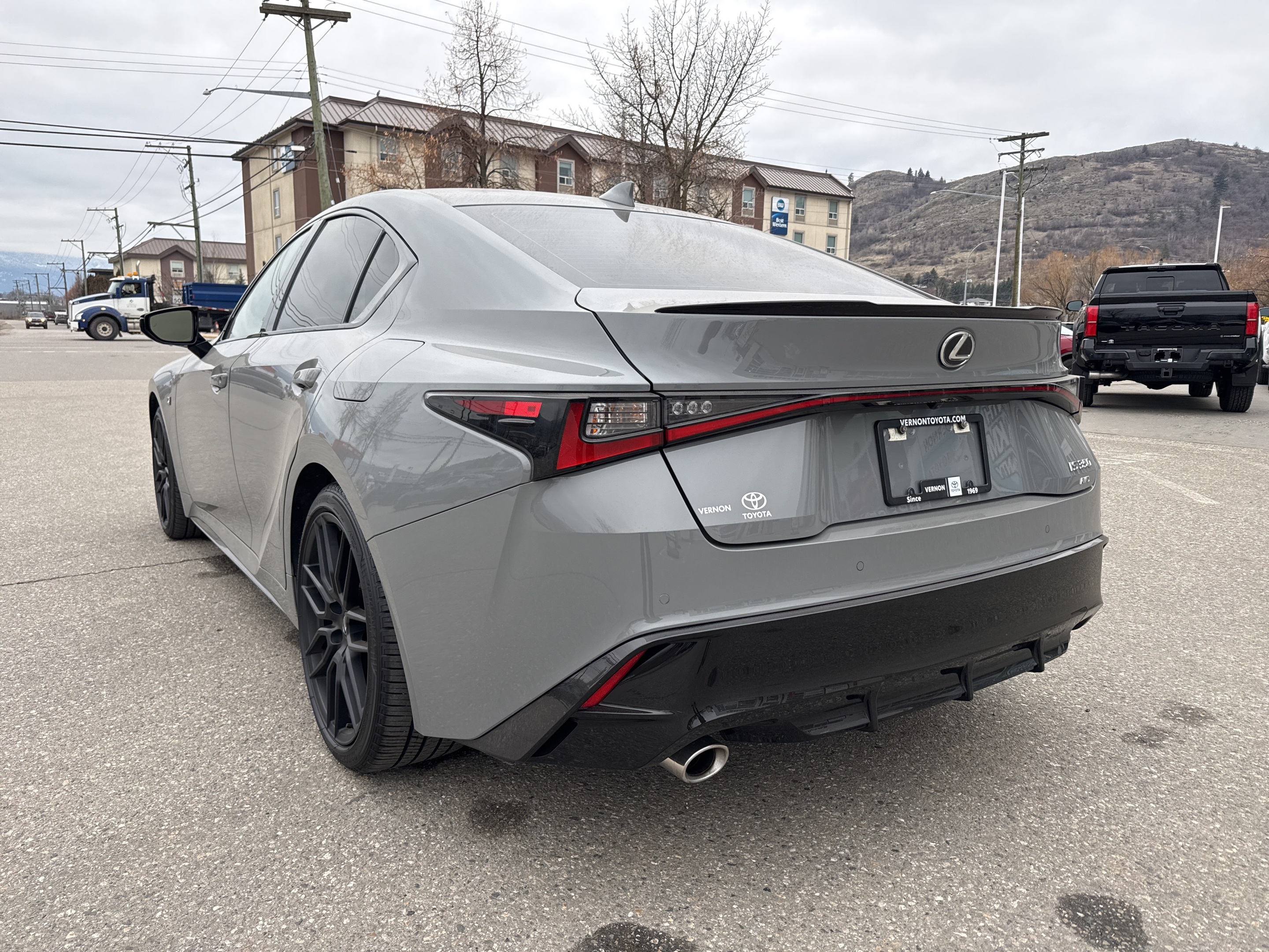 Lexus IS 2024