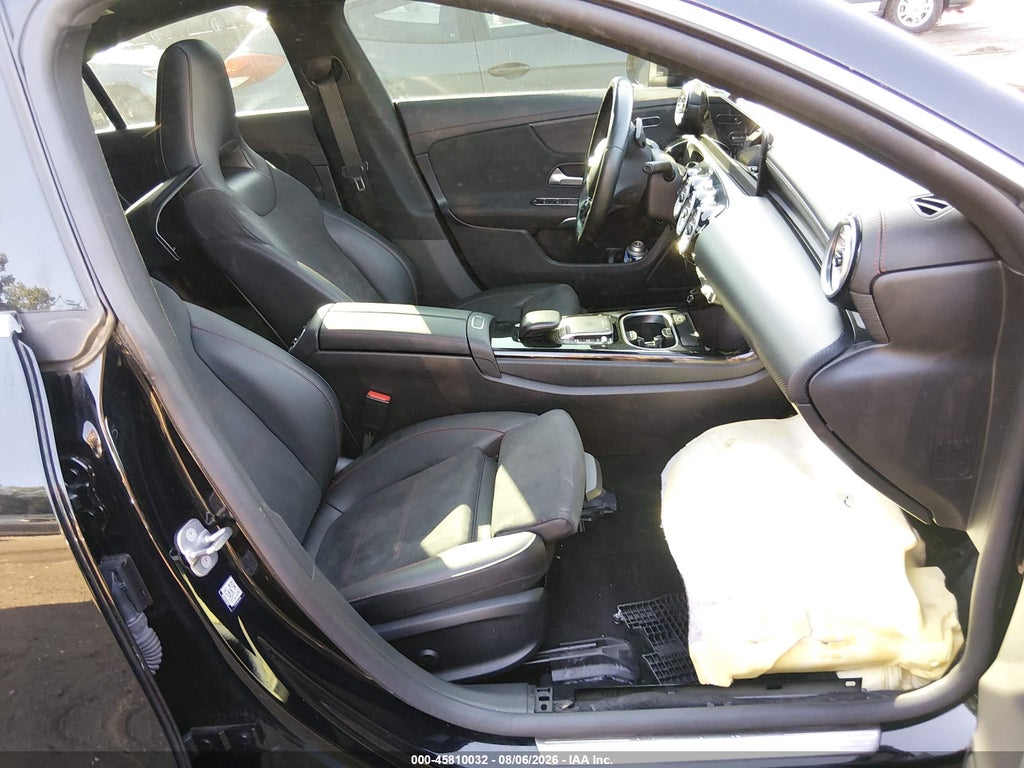 Mercedes-Benz CLA 2023