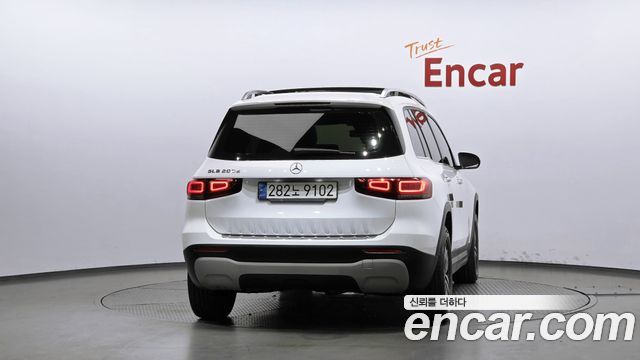 Mercedes-Benz GLB 2021