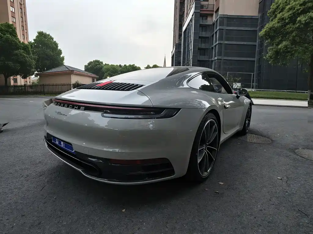 Porsche 911 2023