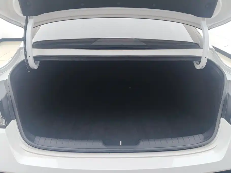 Hyundai Elantra 2024