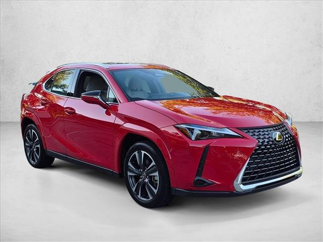 Lexus UX 2025