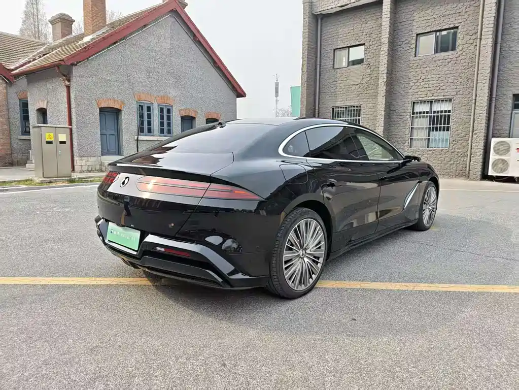 Denza Z9 2024