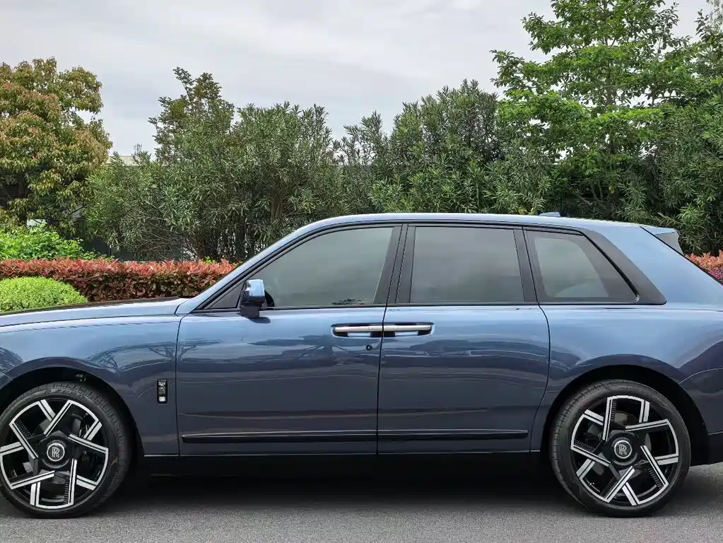 Rolls-Royce Cullinan 2025