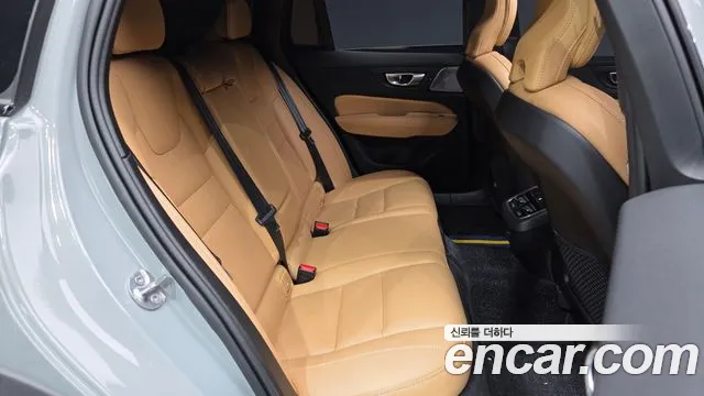 Volvo V60 2024