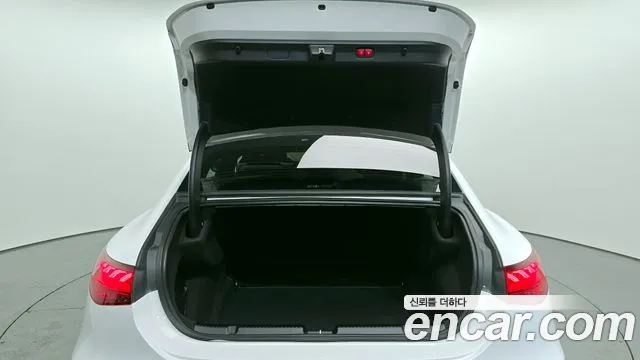 Mercedes-Benz EQE 2022