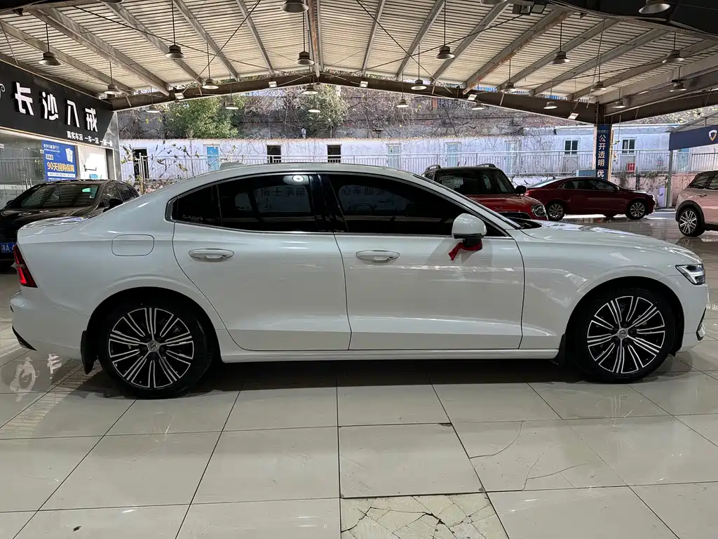 Volvo S60 2022
