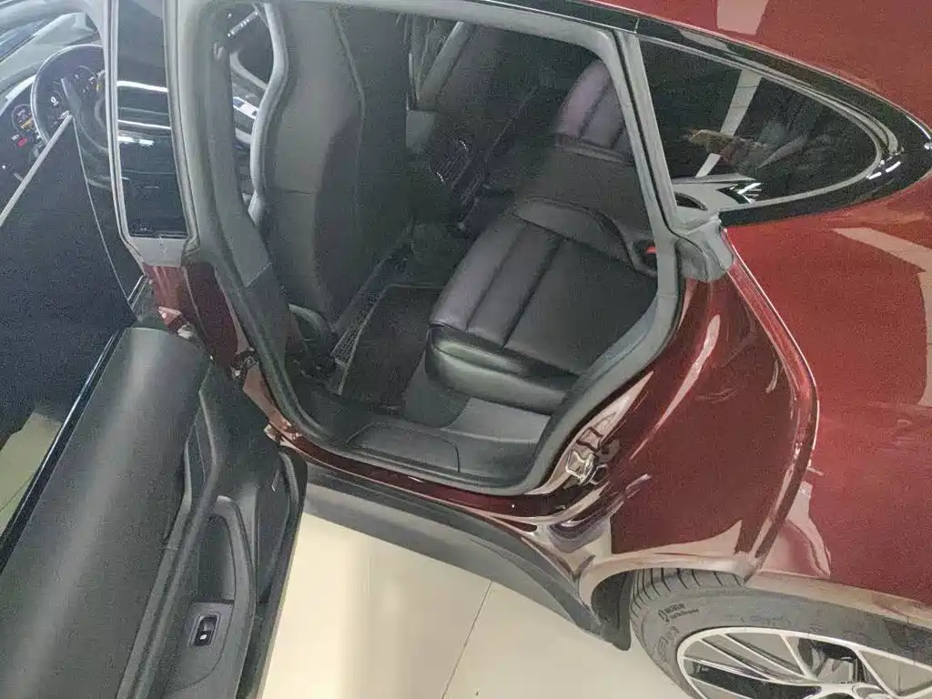 Porsche Taycan 2021