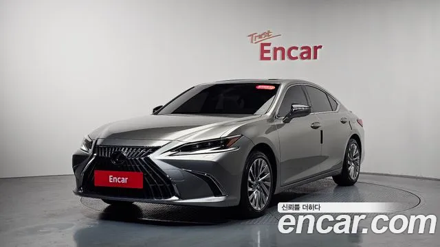 Lexus ES 2024