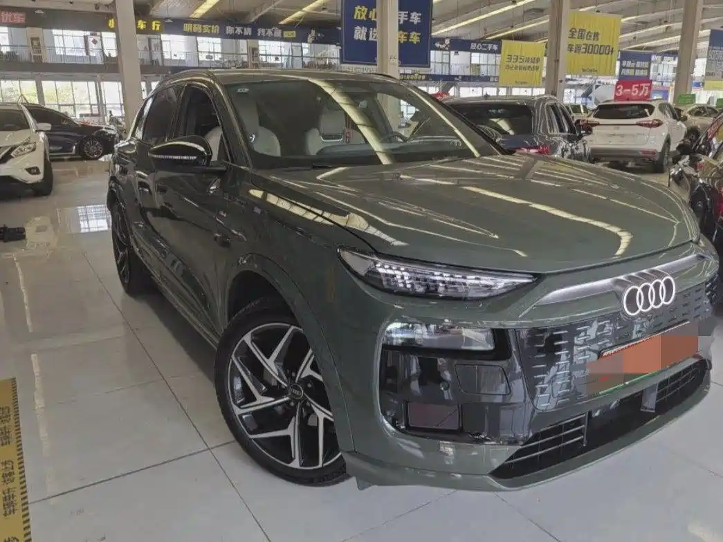 Audi e-tron 2025