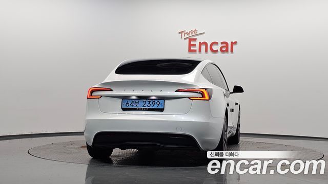 Tesla Model 3 2024
